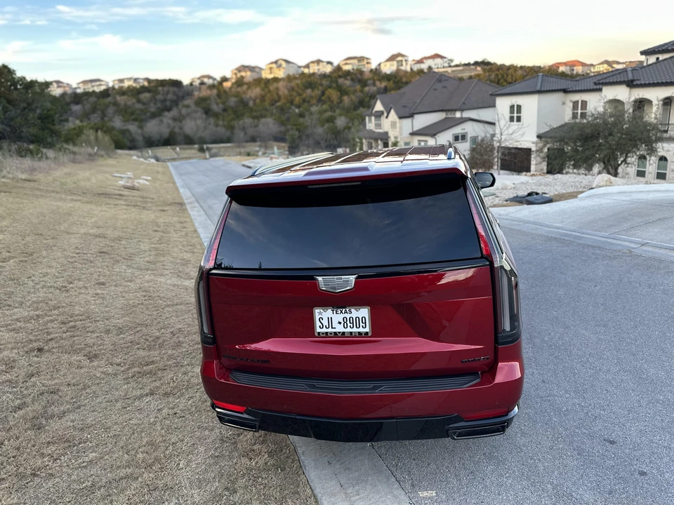 2023 Cadillac Escalade 5th Gen - Image 11 of 31