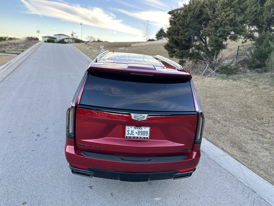 2023 Cadillac Escalade 5th Gen - Image 12 of 31