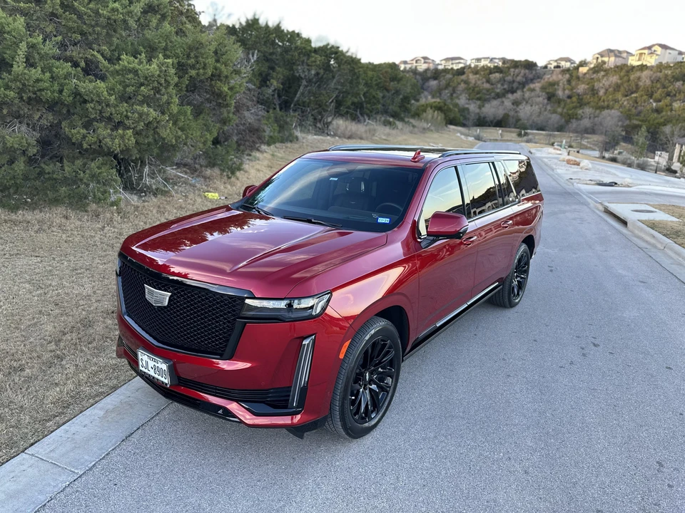 2023 Cadillac Escalade 5th Gen - Image 7 of 31