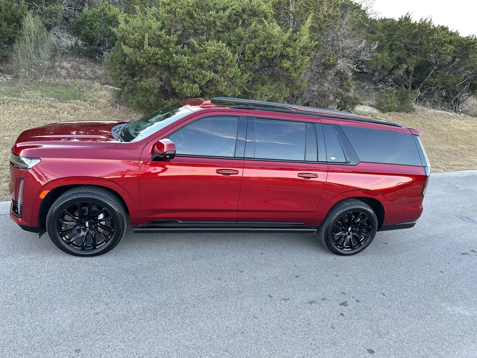 2023 Cadillac Escalade 5th Gen - Image 8 of 31