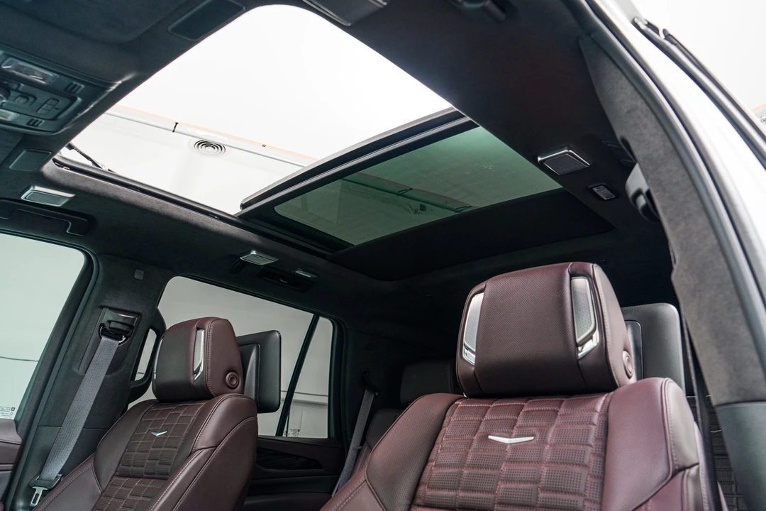 2023 Cadillac Escalade-V 5th Gen - Image 18 of 21