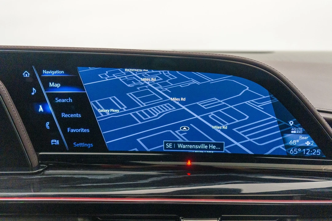2023 Cadillac Escalade-V 5th Gen - Image 17 of 21
