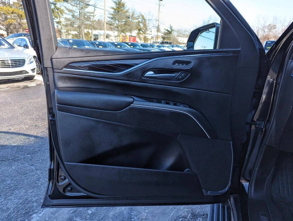2023 Cadillac Escalade-V 5th Gen - Image 14 of 21