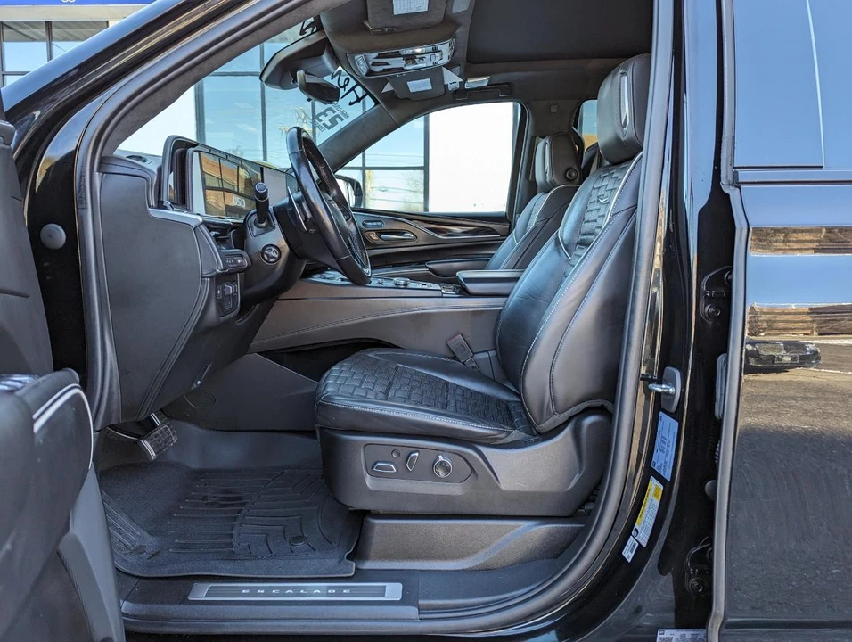 2023 Cadillac Escalade-V 5th Gen - Image 16 of 21