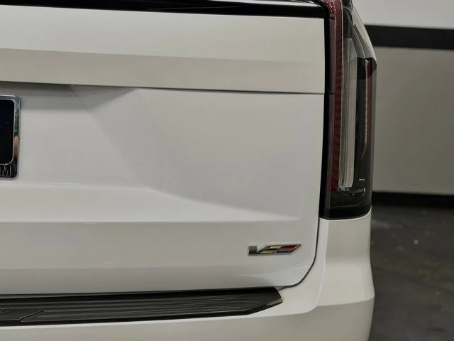 2023 Cadillac Escalade-V 5th Gen - Image 15 of 21