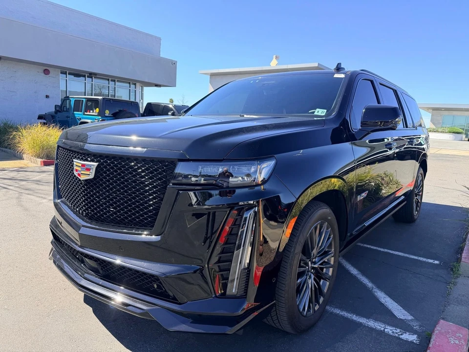2023 Cadillac Escalade-V 5th Gen - Image 5 of 6