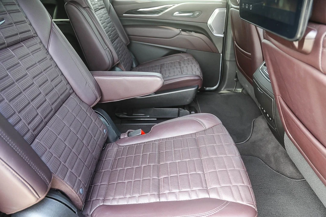 2023 Cadillac Escalade-V 5th Gen - Image 16 of 21