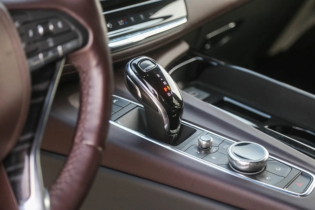 2023 Cadillac Escalade-V 5th Gen - Image 18 of 21