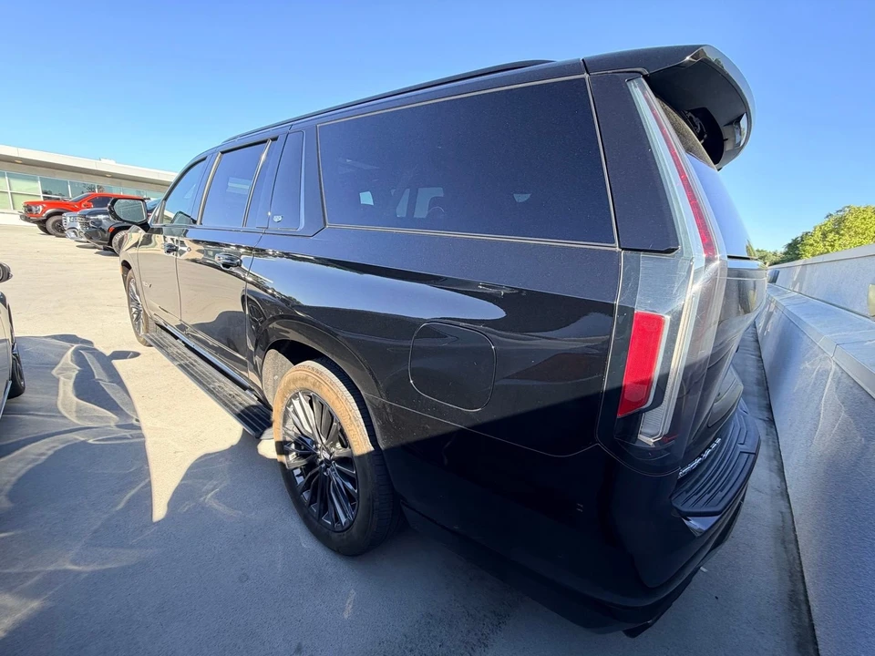 2023 Cadillac Escalade-V 5th Gen - Image 5 of 6