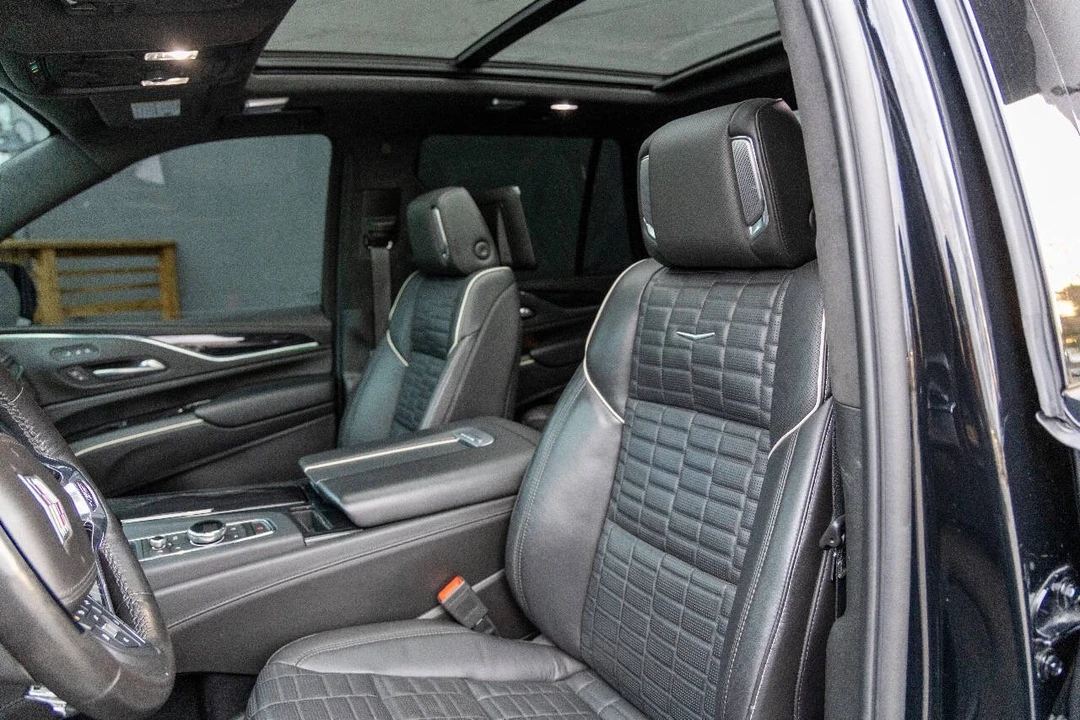 2023 Cadillac Escalade 5th Gen - Image 9 of 19