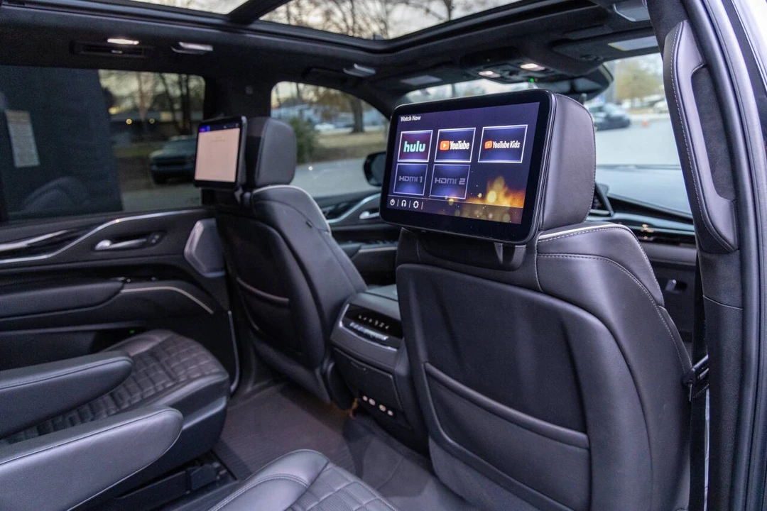 2023 Cadillac Escalade 5th Gen - Image 14 of 19