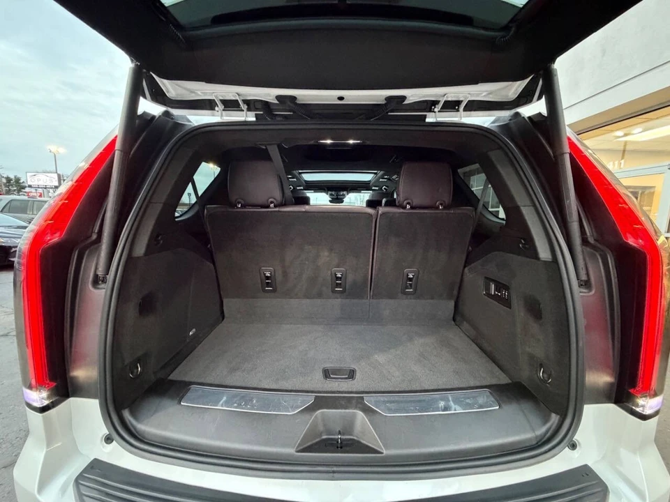 2023 Cadillac Escalade 5th Gen - Image 15 of 21