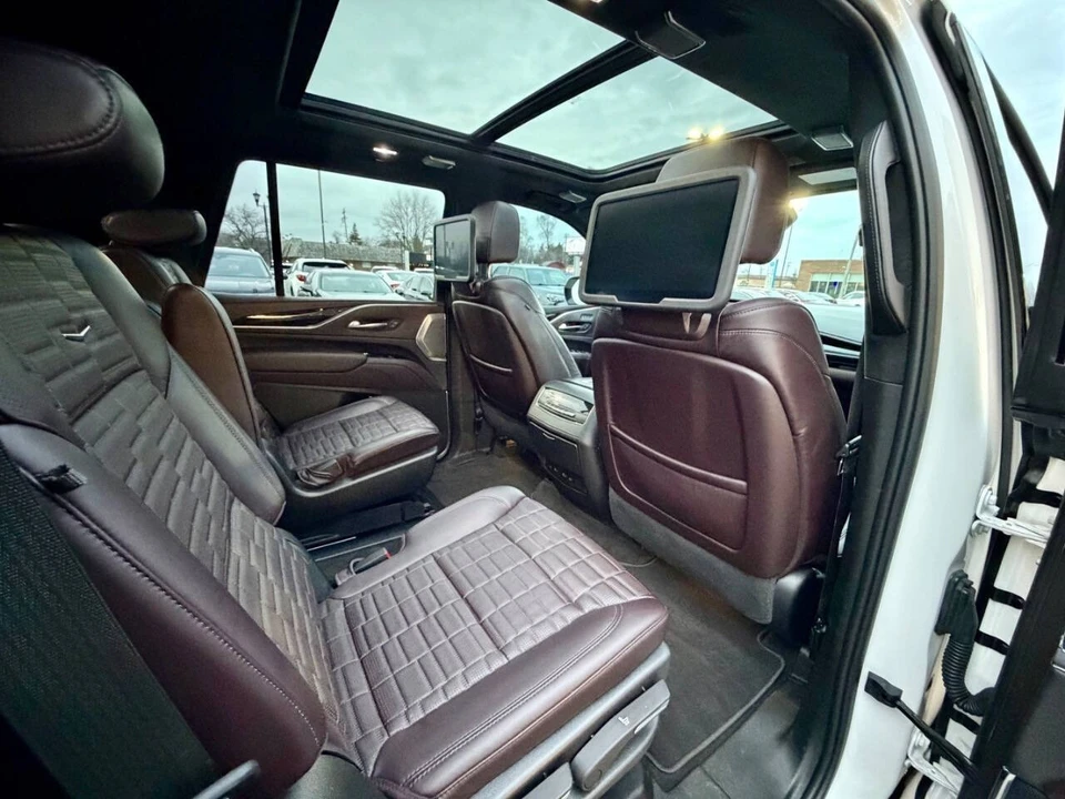 2023 Cadillac Escalade 5th Gen - Image 17 of 21