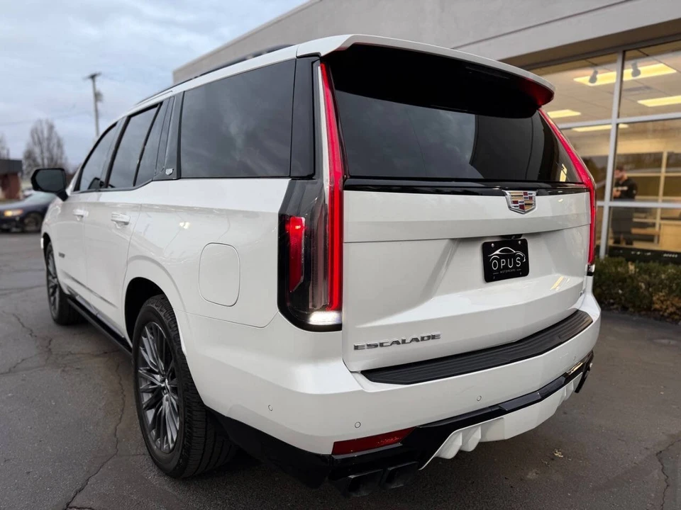 2023 Cadillac Escalade 5th Gen - Image 3 of 21