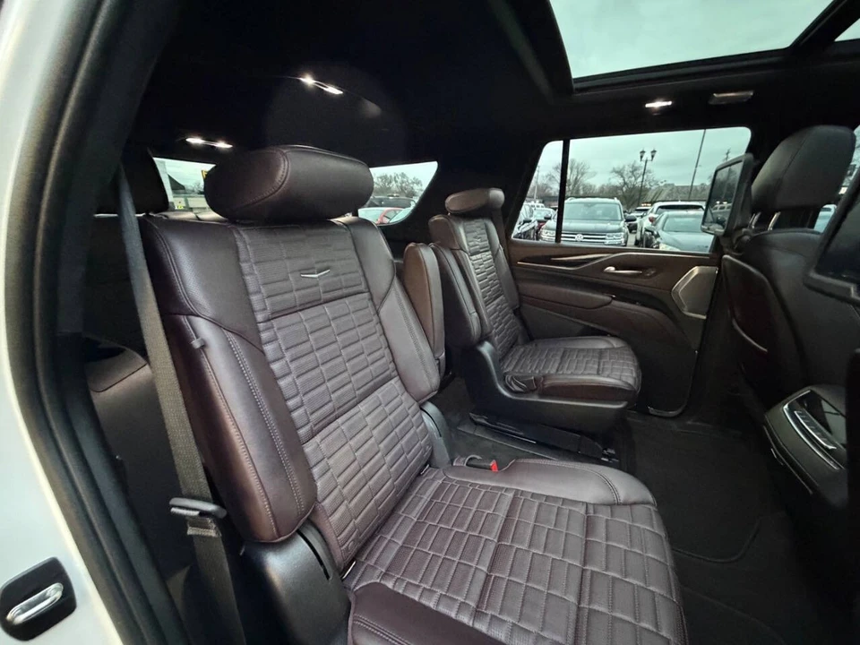 2023 Cadillac Escalade 5th Gen - Image 19 of 21
