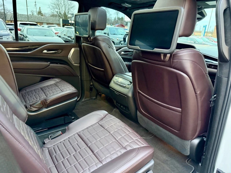 2023 Cadillac Escalade 5th Gen - Image 18 of 21