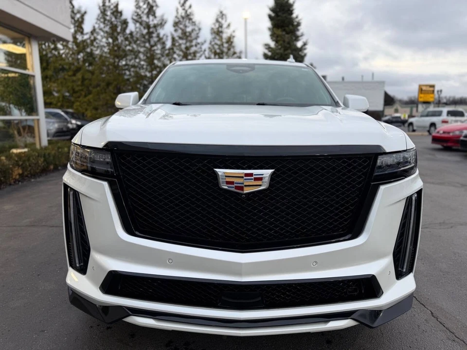 2023 Cadillac Escalade 5th Gen - Image 8 of 21