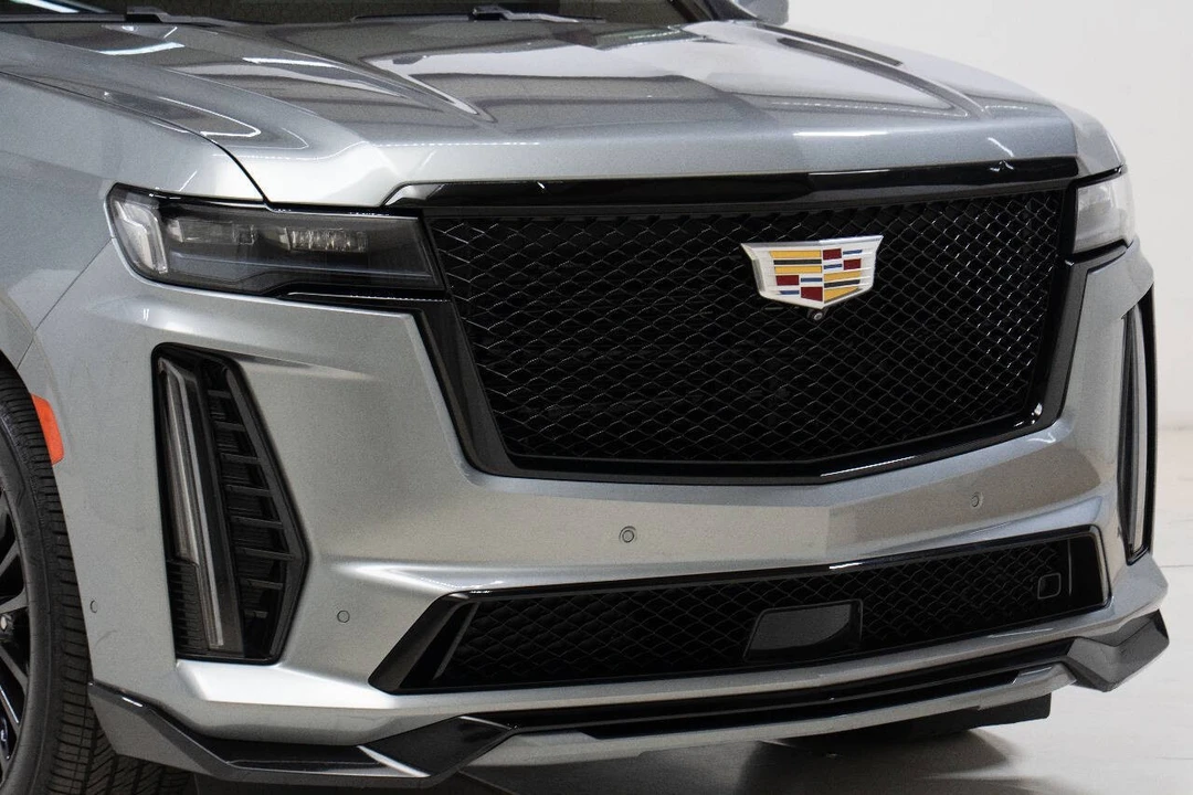 2023 Cadillac Escalade 5th Gen - Image 10 of 12