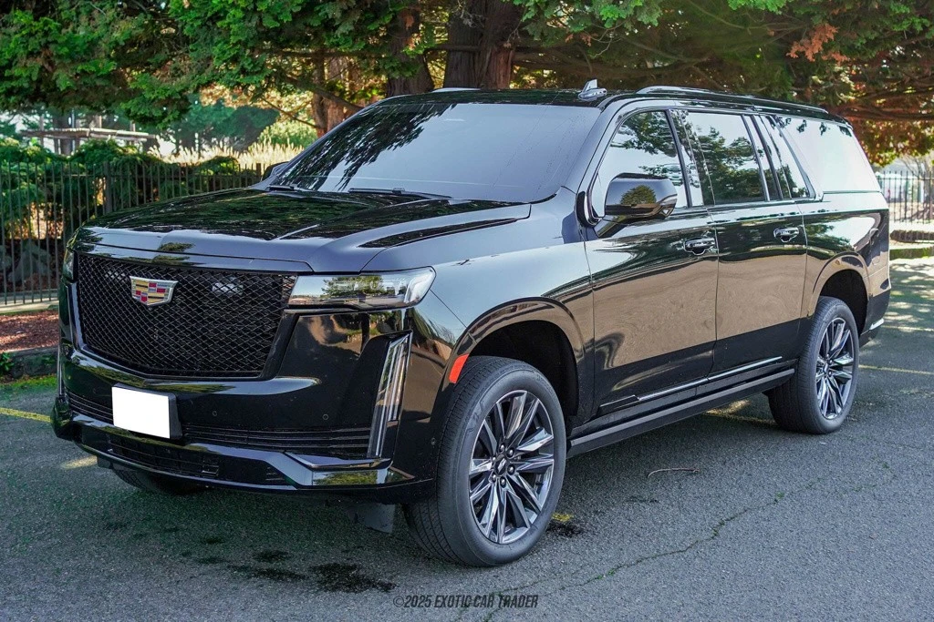 2023 Cadillac Escalade 5th Gen - Image 15 of 21