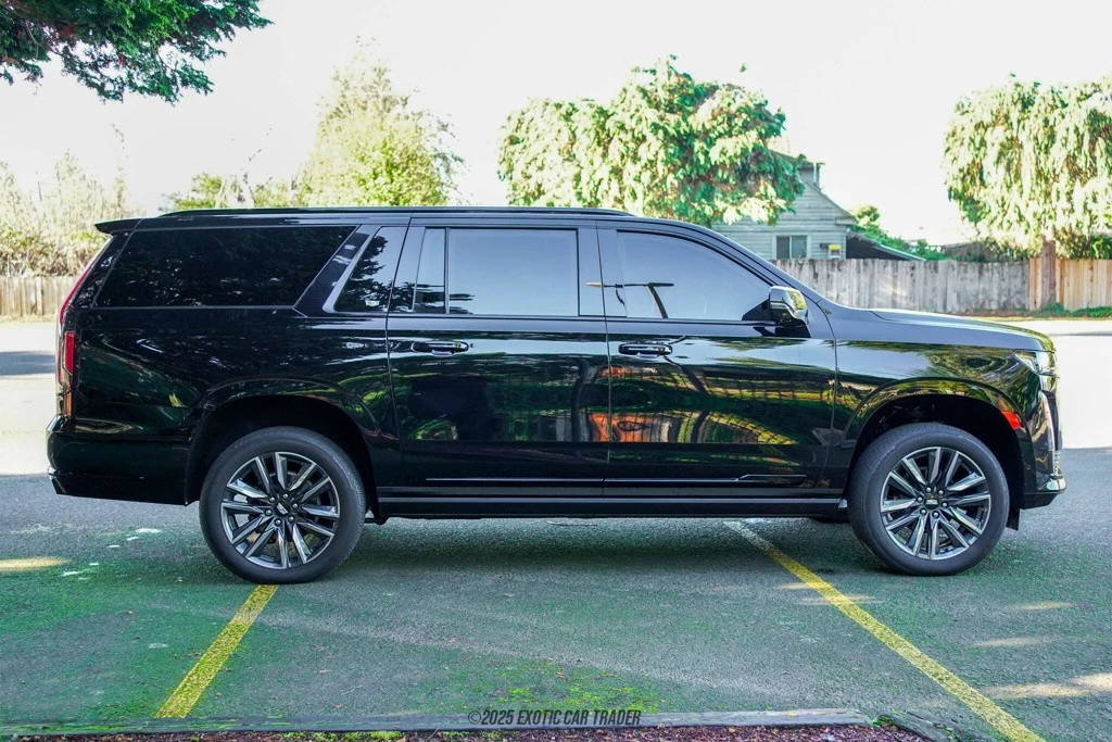 2023 Cadillac Escalade 5th Gen - Image 9 of 21