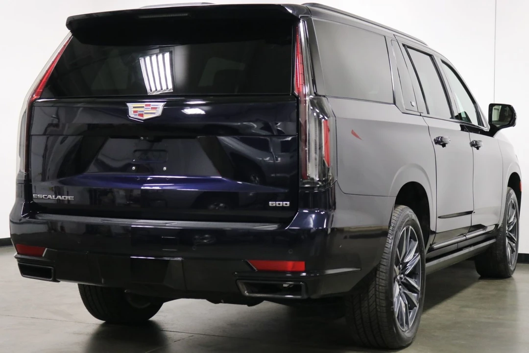 2023 Cadillac Escalade 5th Gen - Image 11 of 12