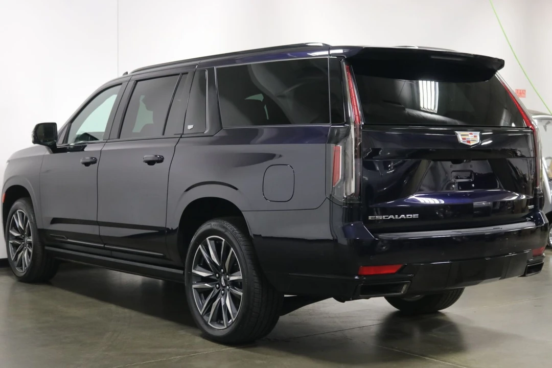 2023 Cadillac Escalade 5th Gen - Image 7 of 12