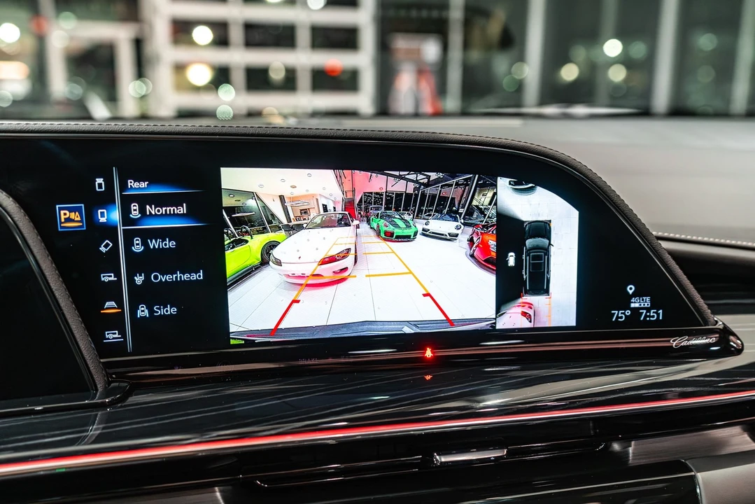 2023 Cadillac Escalade 5th Gen - Image 18 of 21