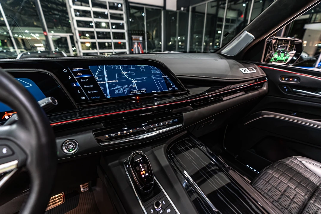 2023 Cadillac Escalade 5th Gen - Image 16 of 21