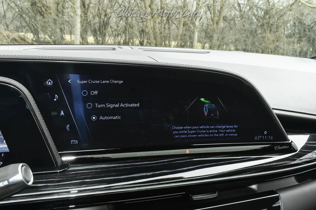 2023 Cadillac Escalade 5th Gen - Image 19 of 21