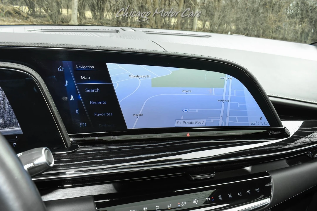 2023 Cadillac Escalade 5th Gen - Image 15 of 21