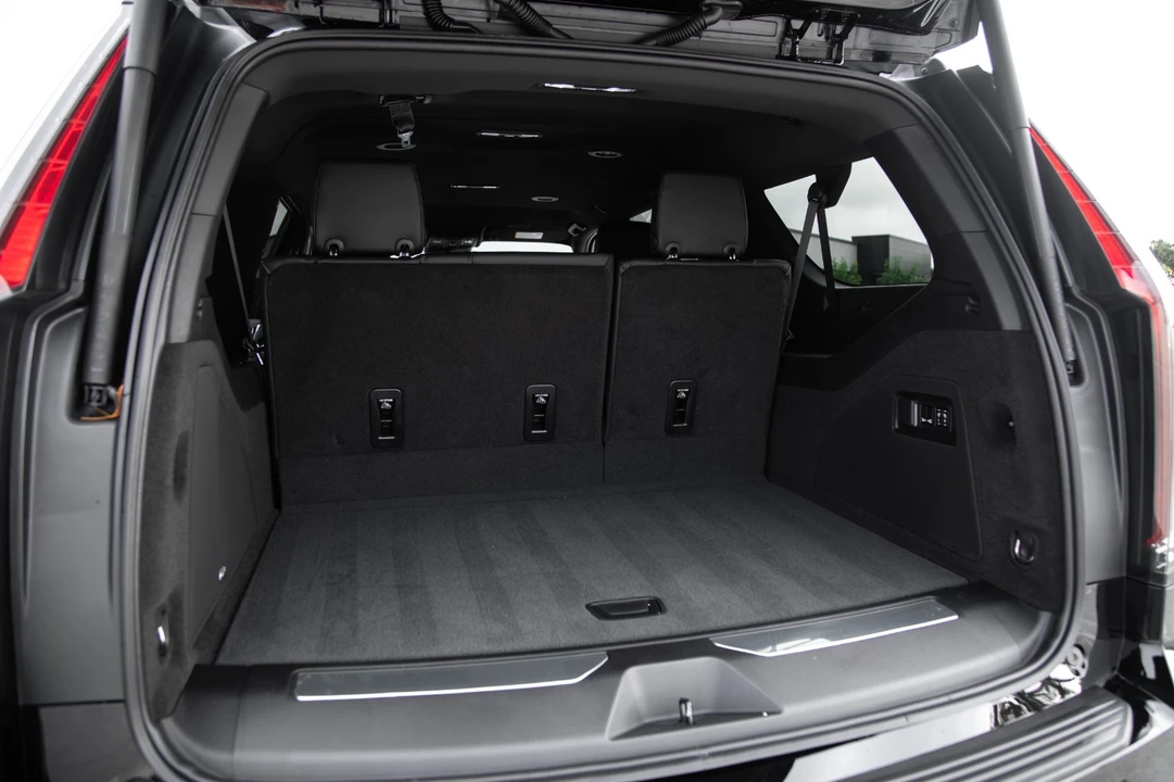 2023 Cadillac Escalade 5th Gen - Image 4 of 12