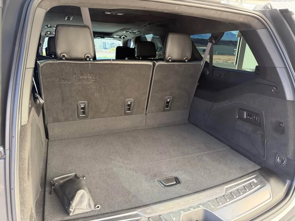 2023 Cadillac Escalade 5th Gen - Image 13 of 16