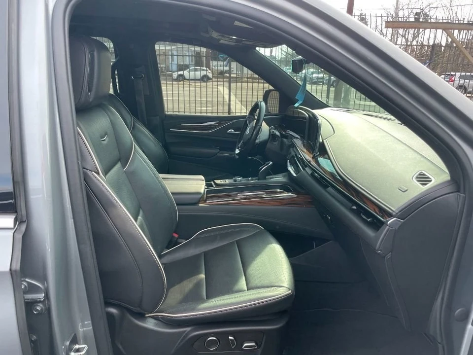 2023 Cadillac Escalade 5th Gen - Image 11 of 12