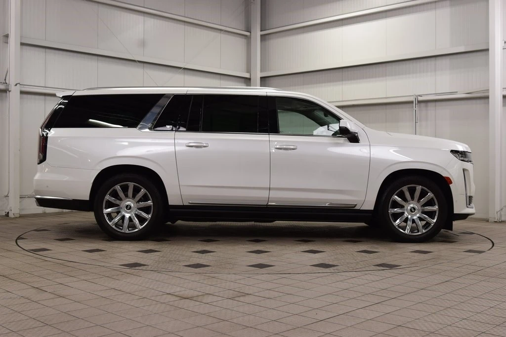 2023 Cadillac Escalade 5th Gen - Image 9 of 12