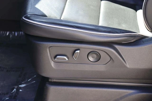 2023 Cadillac Escalade 5th Gen - Image 19 of 21