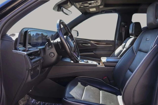 2023 Cadillac Escalade 5th Gen - Image 18 of 21