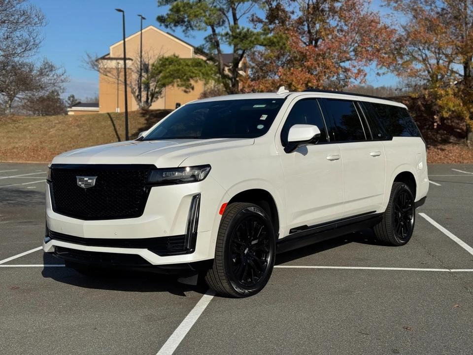 2023 Cadillac Escalade 5th Gen - Image 4 of 12