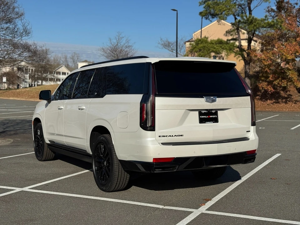 2023 Cadillac Escalade 5th Gen - Image 8 of 12