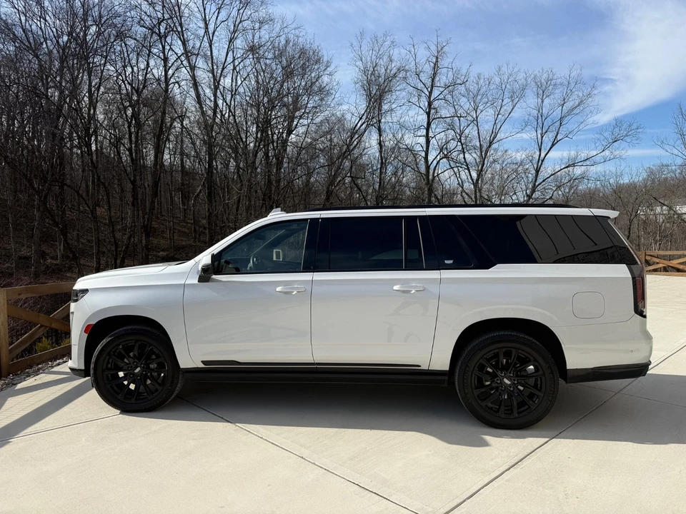 2023 Cadillac Escalade 5th Gen - Image 2 of 11