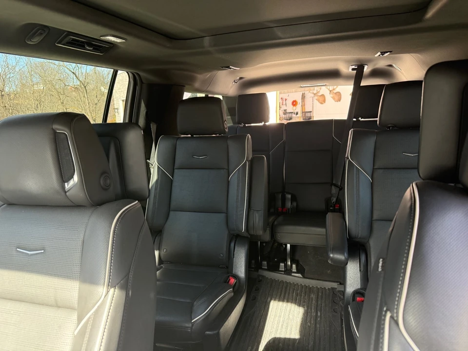 2023 Cadillac Escalade 5th Gen - Image 10 of 11