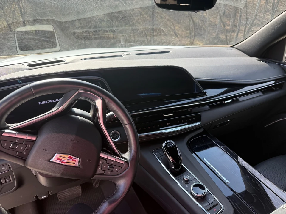 2023 Cadillac Escalade 5th Gen - Image 4 of 11