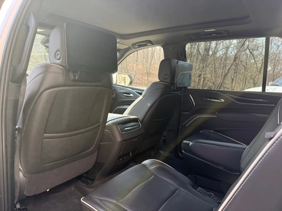 2023 Cadillac Escalade 5th Gen - Image 9 of 11