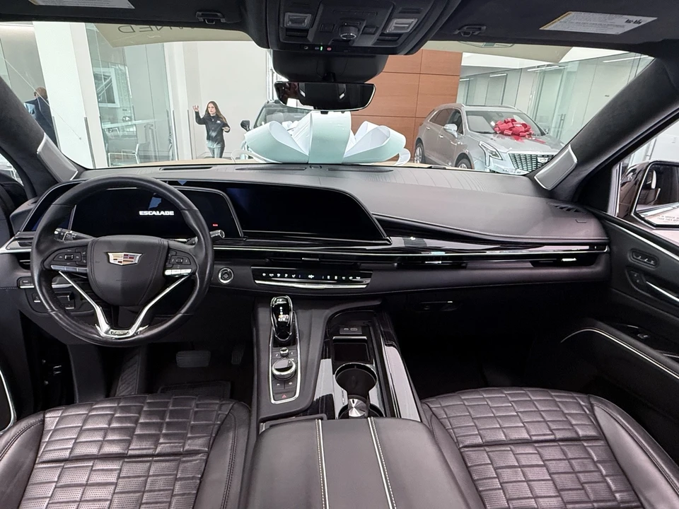 2023 Cadillac Escalade 5th Gen - Image 15 of 21