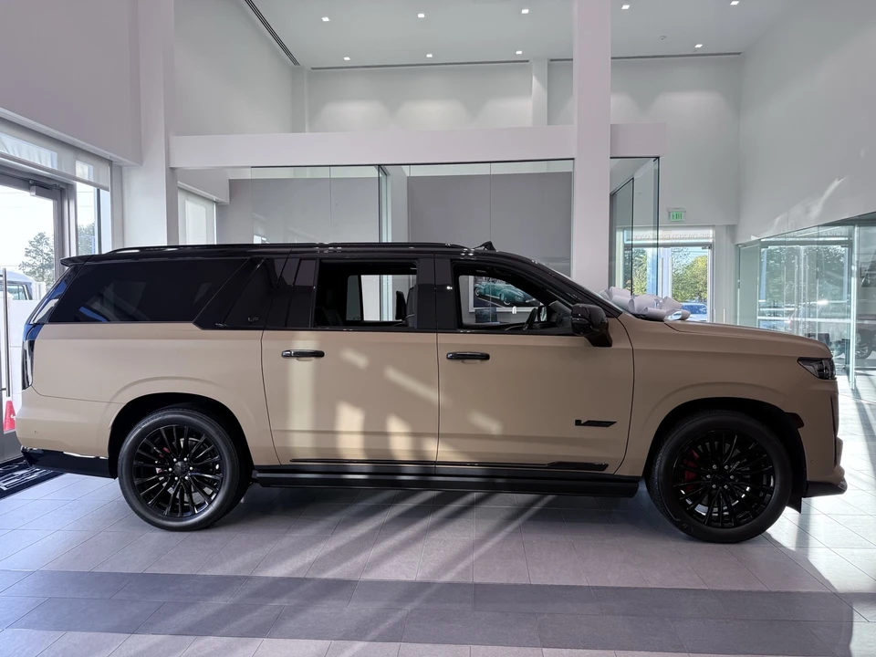 2023 Cadillac Escalade 5th Gen - Image 5 of 21