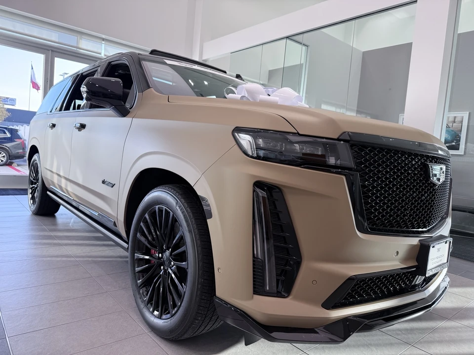 2023 Cadillac Escalade 5th Gen - Image 3 of 21