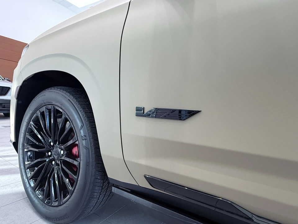 2023 Cadillac Escalade 5th Gen - Image 11 of 21