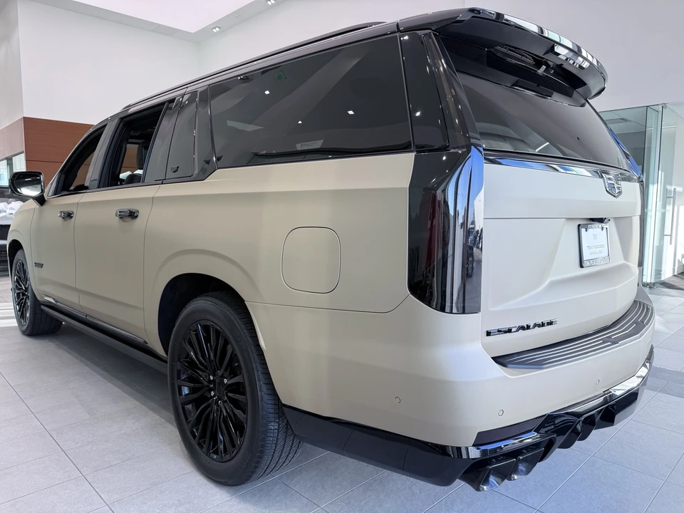 2023 Cadillac Escalade 5th Gen - Image 9 of 21