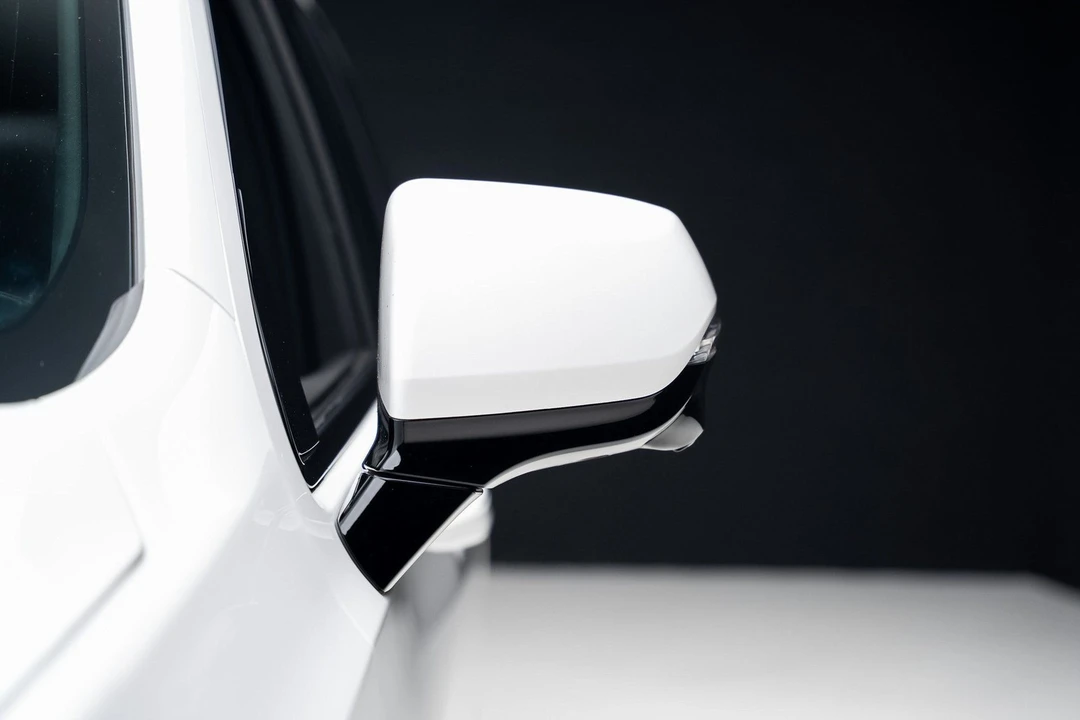 2023 Cadillac Escalade 5th Gen - Image 14 of 21