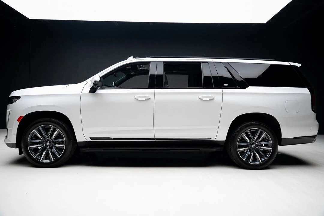 2023 Cadillac Escalade 5th Gen - Image 16 of 21