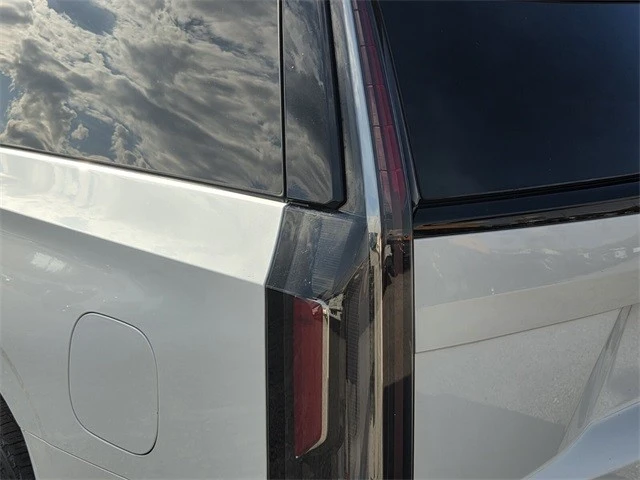 2023 Cadillac Escalade 5th Gen - Image 11 of 21